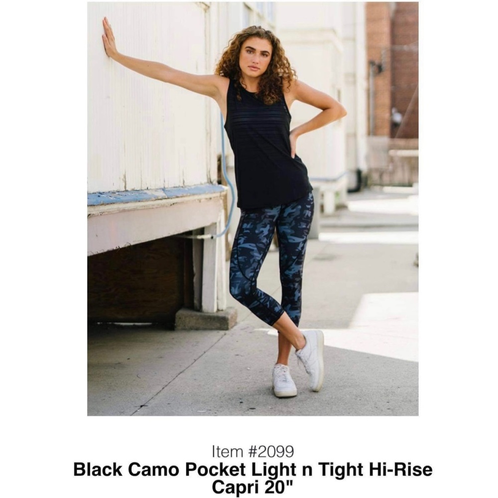 LIKE NEW! Zyia Light-N-Tight Pocket High-Rise Legging